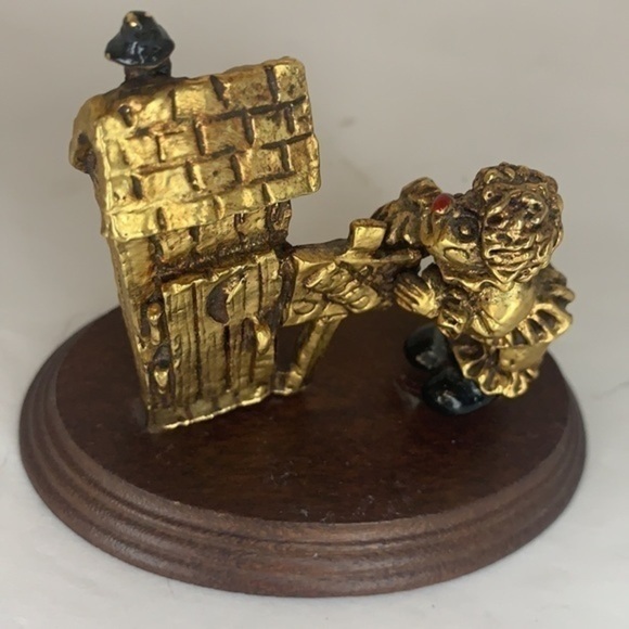 JUDY TALBOT, OUTHOUSE FIGURINE - Picture 2 of 16